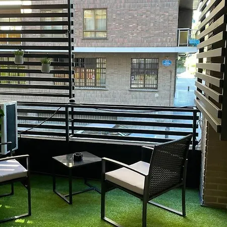 En Con Garaje Apartman *